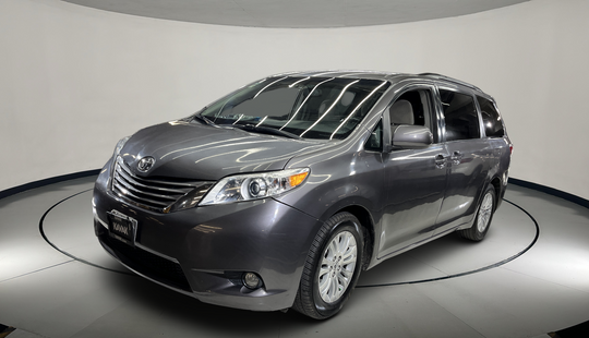 Toyota • Sienna