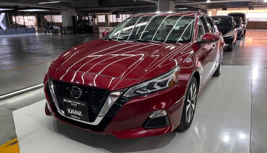 Nissan • Altima
