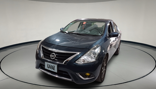 Nissan • Versa