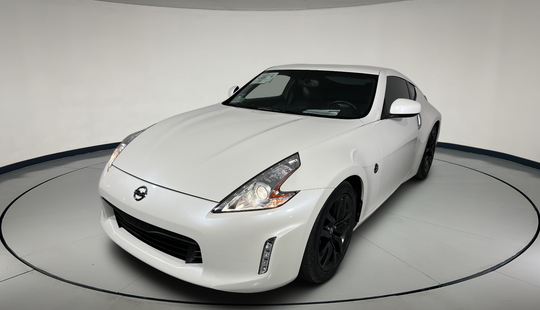 Nissan • 370Z