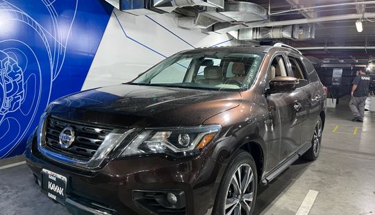 Nissan • Pathfinder