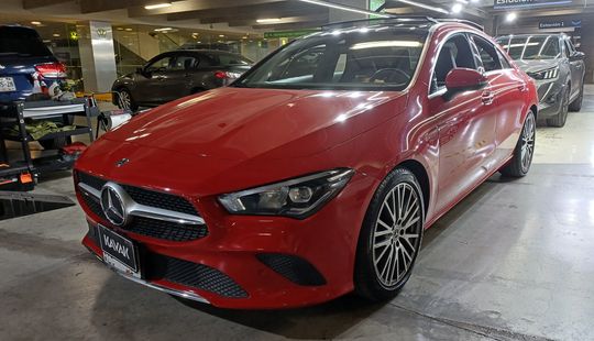 Mercedes Benz • Clase CLA