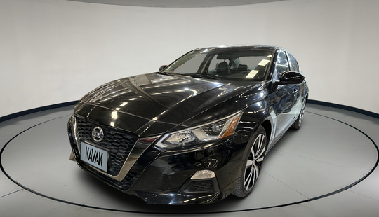 Nissan • Altima