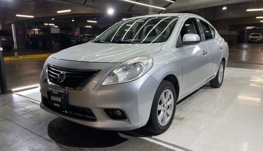 Nissan • Versa