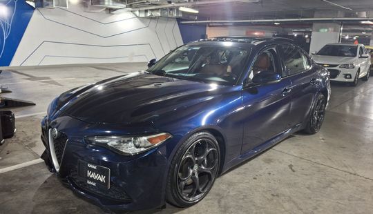 Alfa Romeo • Giulia