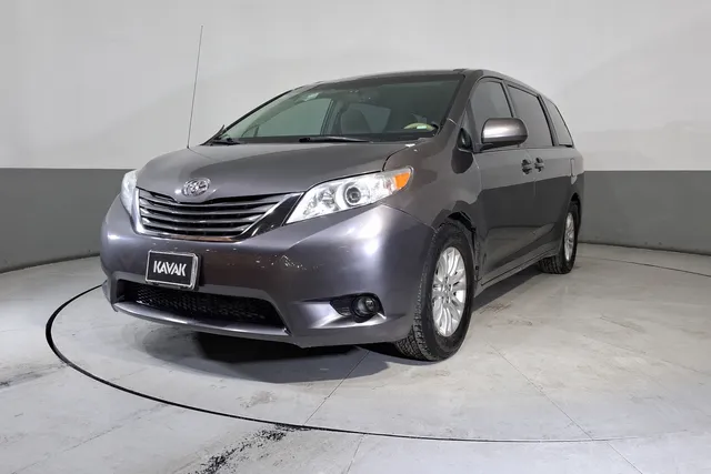 Toyota · Sienna