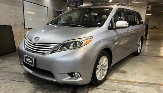 Toyota • Sienna