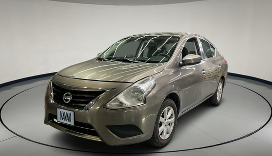 Nissan • Versa