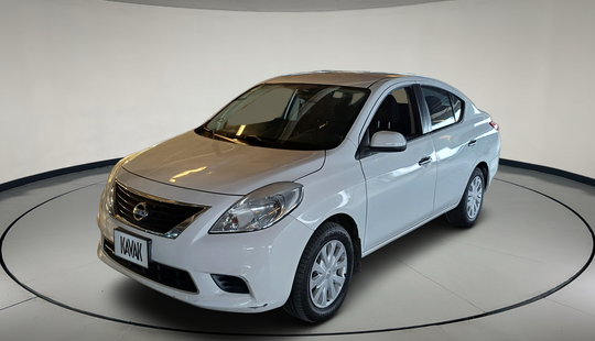 Nissan • Versa