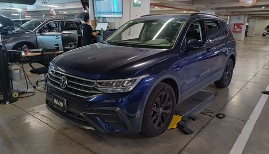 Volkswagen • Tiguan