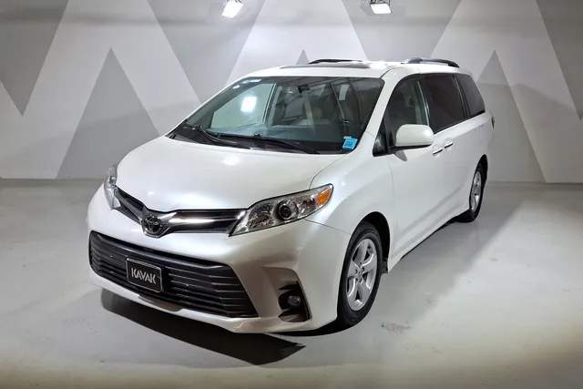 Toyota · Sienna