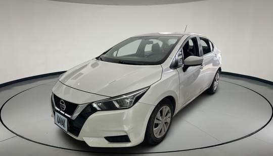 Nissan • Versa