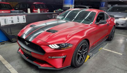 Ford • Mustang