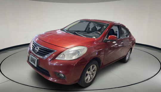 Nissan • Versa