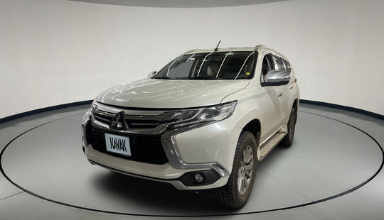 Mitsubishi • Montero