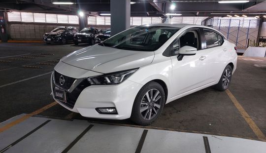 Nissan • Versa