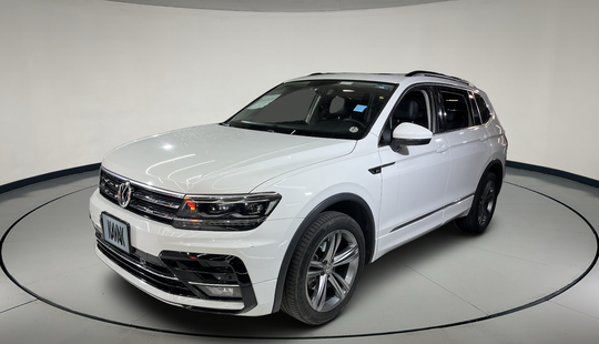 Volkswagen • Tiguan