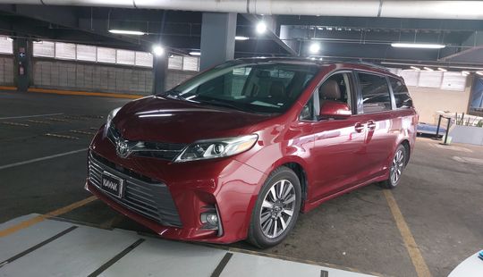 Toyota • Sienna
