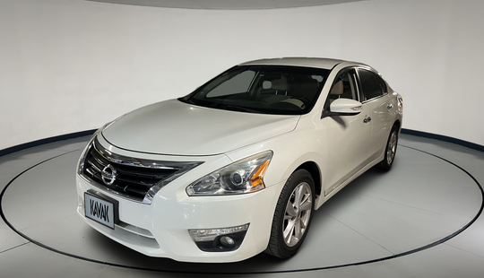 Nissan • Altima