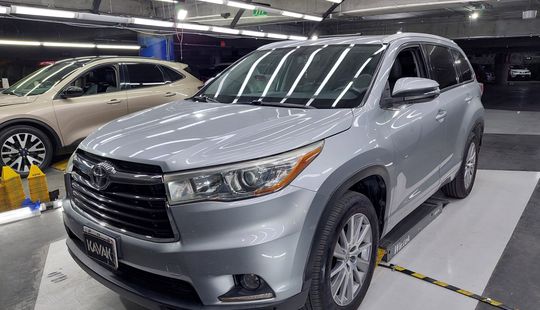 Toyota • Highlander
