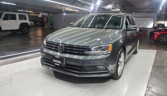 Volkswagen • Jetta