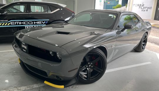 Dodge • Challenger