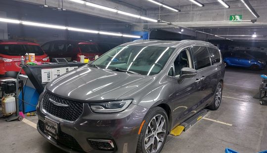 Chrysler • Pacifica