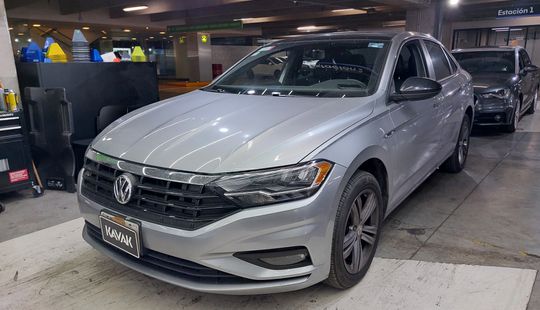 Volkswagen • Jetta