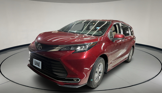 Toyota • Sienna
