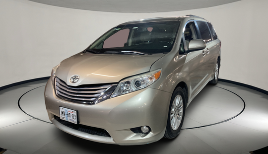 Toyota • Sienna