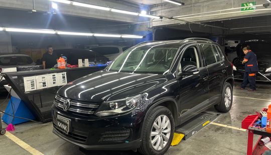 Volkswagen • Tiguan