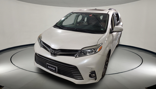 Toyota • Sienna