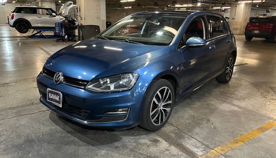 Volkswagen • Golf