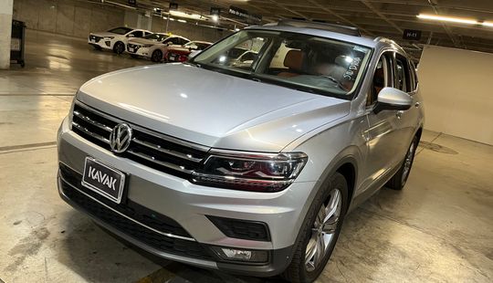 Volkswagen • Tiguan