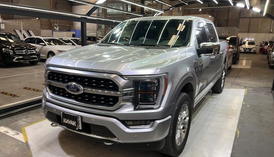 Ford • Lobo