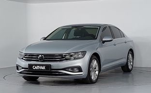 Volkswagen • Passat