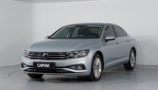 Volkswagen • Passat