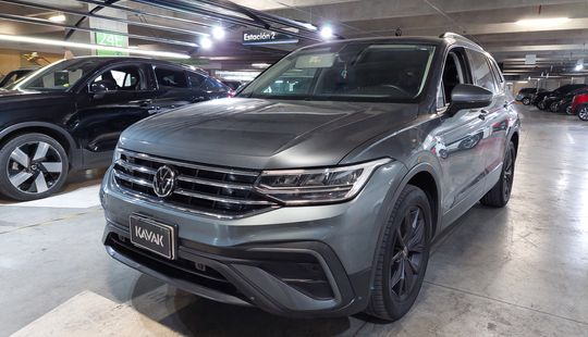 Volkswagen • Tiguan