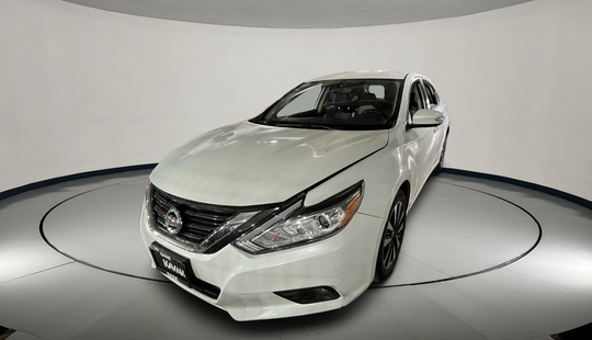 Nissan • Altima