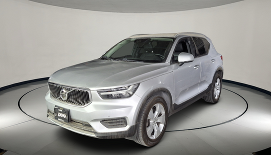 Volvo • XC40