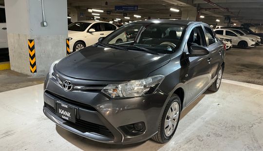 Toyota • Yaris