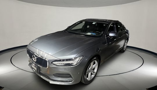 Volvo • S90