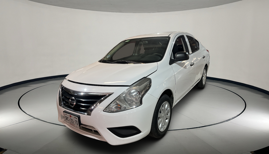 Nissan • Versa