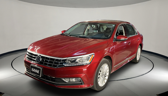 Volkswagen • Passat