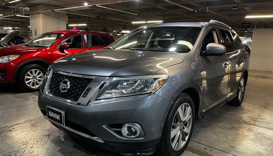 Nissan • Pathfinder