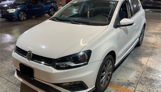 Volkswagen • Polo
