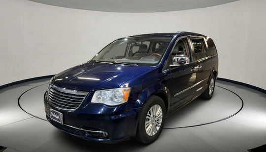 Chrysler • Town & Country