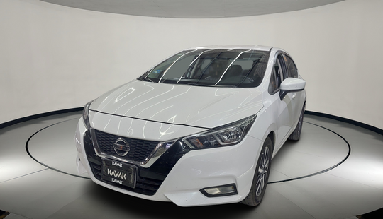 Nissan • Versa