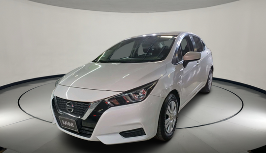 Nissan • Versa