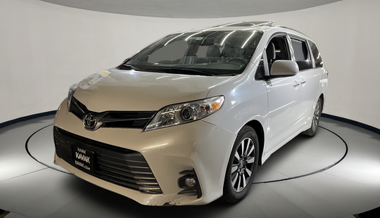 Toyota • Sienna